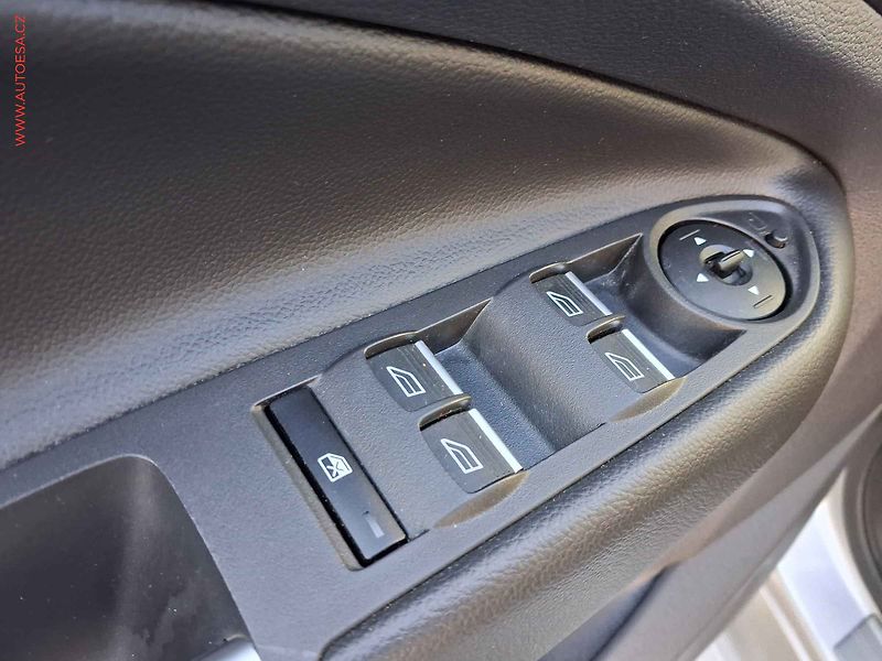 Ford Kuga (2016) 2.0 TDCi 4X4, Individual, AT - fotka 13 z 19