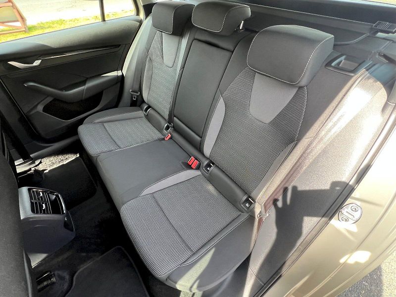 Škoda Octavia (2025) Selection 1.5TSi 110kW 6° manu - fotka 13 z 29