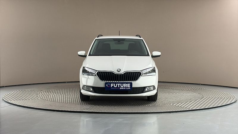 Škoda Fabia 1.0 TSI Ambition Combi - fotka 3 z 24