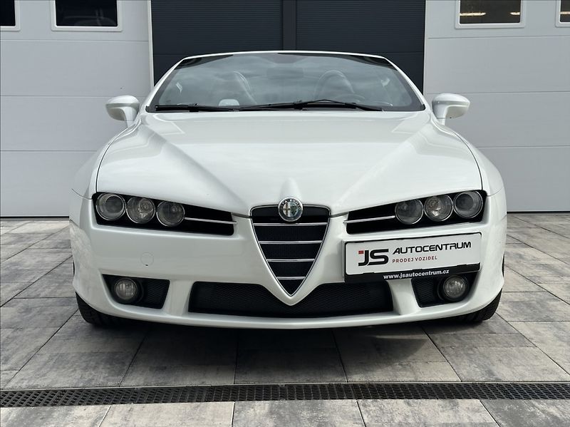 Alfa Romeo Spider 2,2 JTS 185PS  Exclusive - fotka 4 z 48