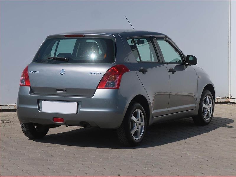 Suzuki Swift (2010) 1.3 - fotka 5 z 15