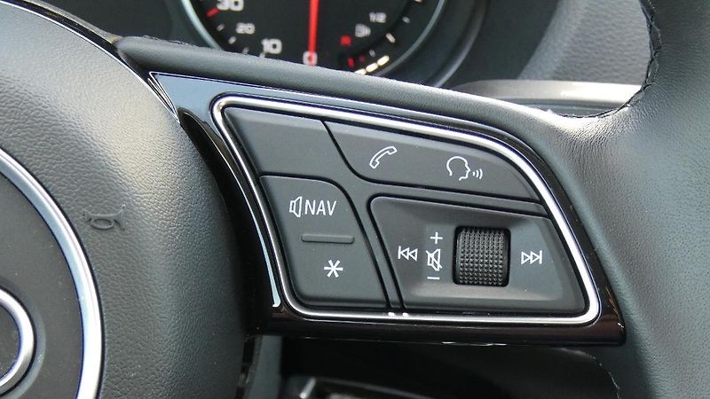 Audi Q2 1,0 TFSI Advanced - fotka 13 z 24