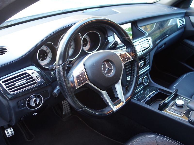 Mercedes-Benz CLS (2012) 350D*4M*AMG*195KW*TOP-VÝB*CZ!! - fotka 16 z 48