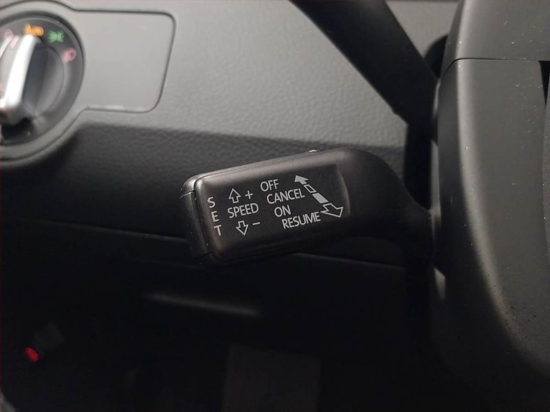 Volkswagen Passat (2011) Comfortline 2.0 TDI, Automat - fotka 17 z 22