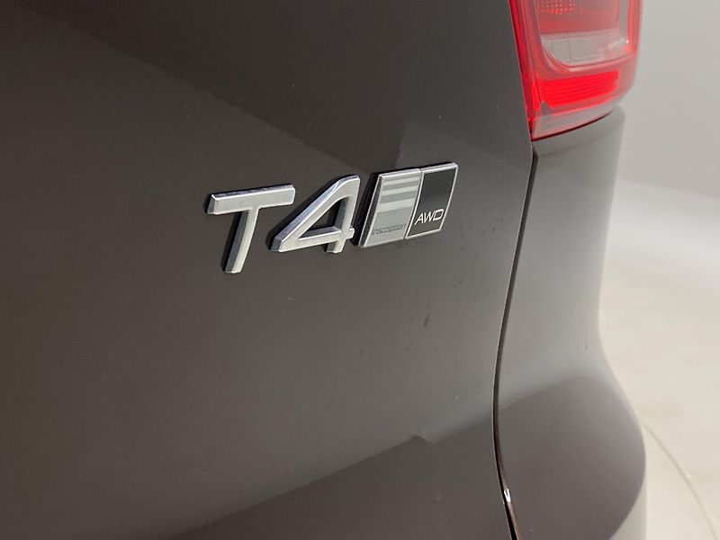 Volvo XC40 T4 AWD INSCRIPTION AUT CZ - fotka 34 z 47