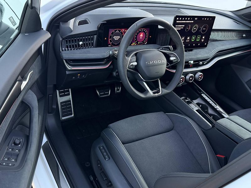 Škoda Superb (2025) Sportline 7DSG 2,0TDI - fotka 3 z 6