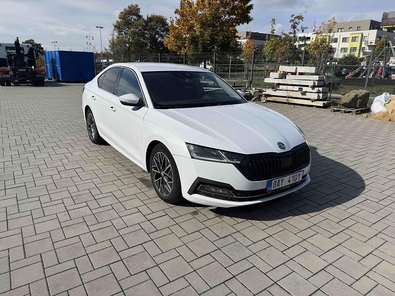 Škoda Octavia (2021) 2.0 TDI DSG Sport Packet - fotka 8 z 13