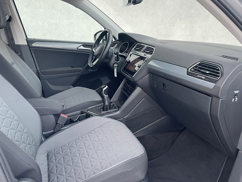 Volkswagen Tiguan (2021) LIFE 1,5TSI 150k - fotka 7 z 22