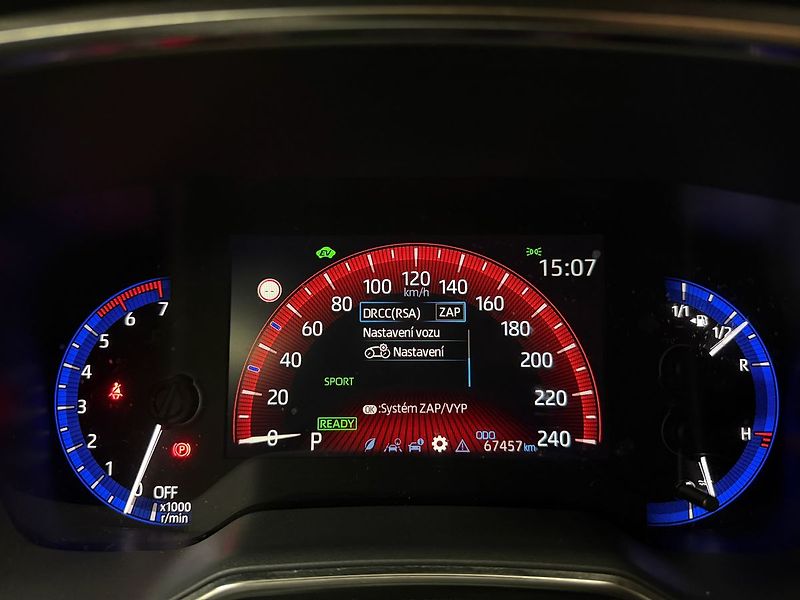 Toyota Corolla 1.8 Hybrid e-CVT COMFORT, ACC, - fotka 19 z 24