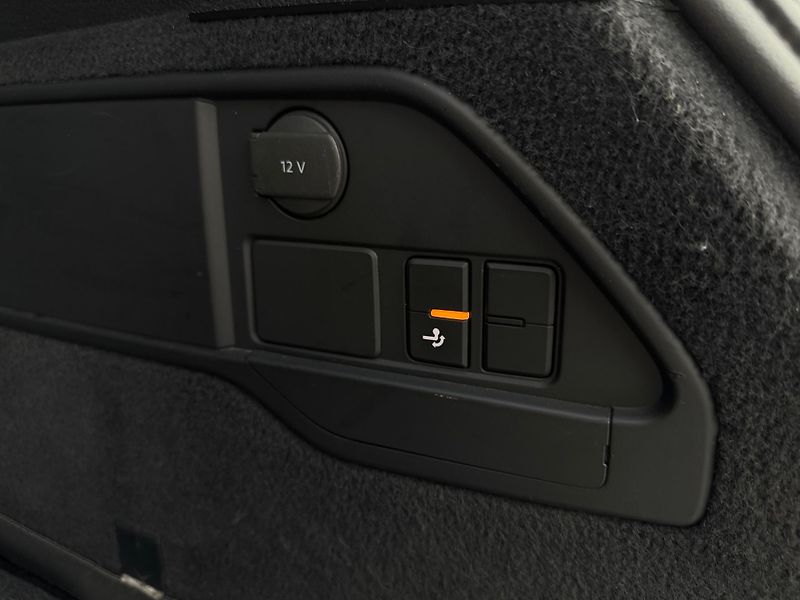 Volkswagen Touareg  3.0 V6 TDI BMT 8TT - fotka 33 z 34