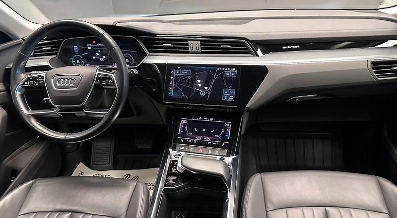 Audi e-tron 55 Quattro SoH 94% Kam Tažné - fotka 16 z 23
