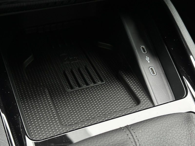 Škoda Kamiq 1.0TSi DSG Monte Carlo 116PS M - fotka 26 z 35