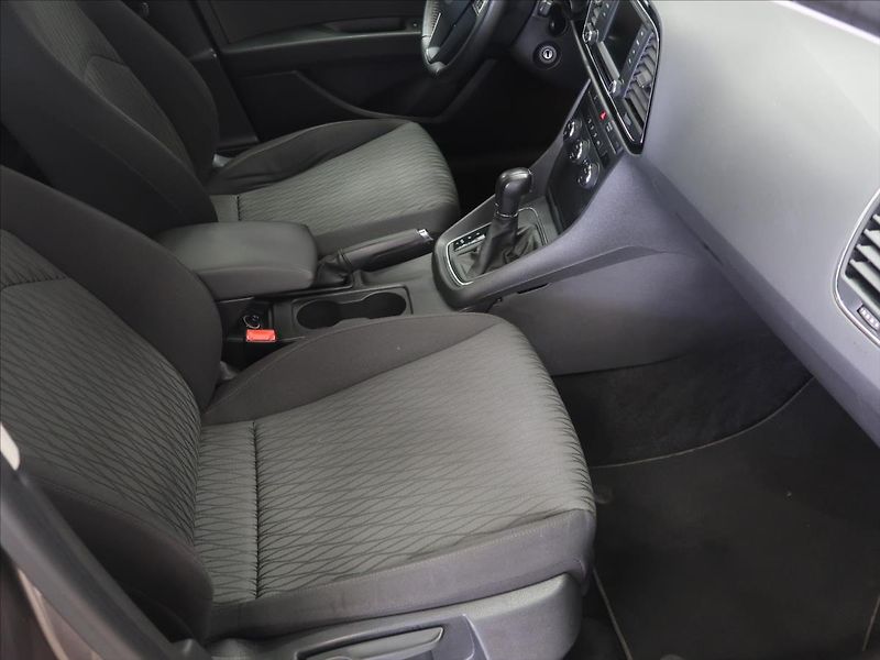 Seat Leon 2,0 TDI 110KW DSG Stylance - fotka 13 z 33