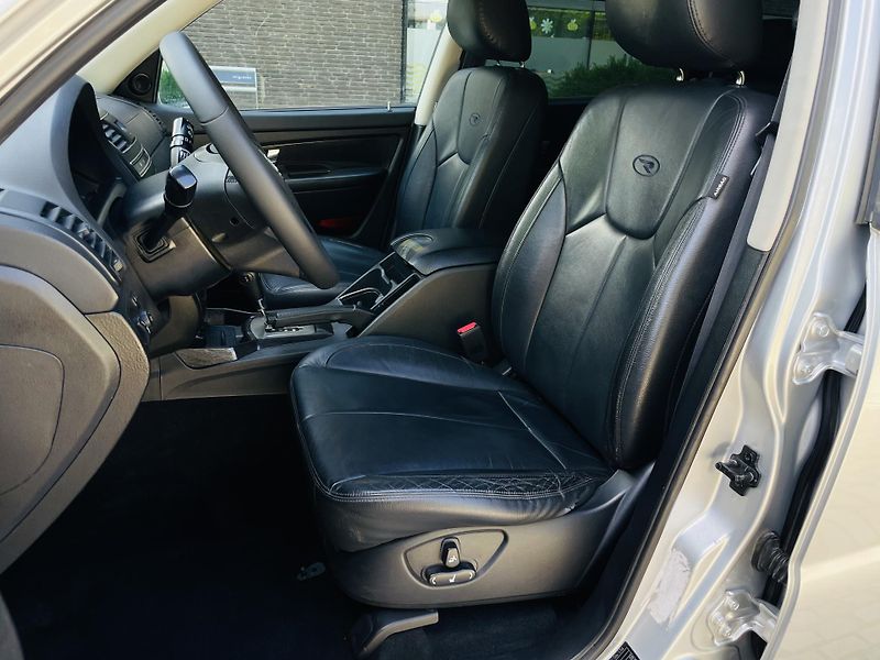 SsangYong Rexton 2.0TD 4x4 AUT KAM 7MÍST TAŽNÉ - fotka 26 z 48