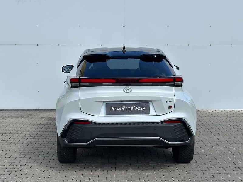 Toyota C-HR 2,0 HEV e-CVT GR Sport - fotka 9 z 26