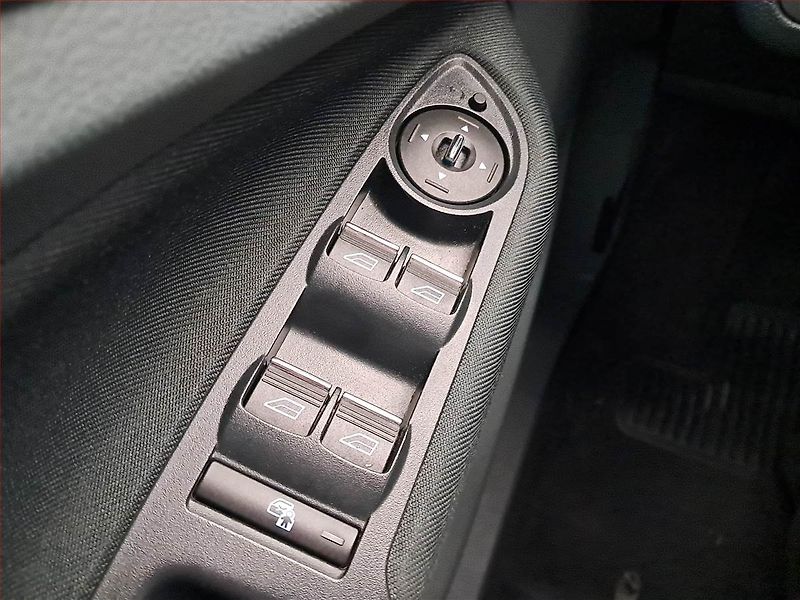 Ford C-MAX (2011) Titanium 1.6 EcoBoost - fotka 17 z 18