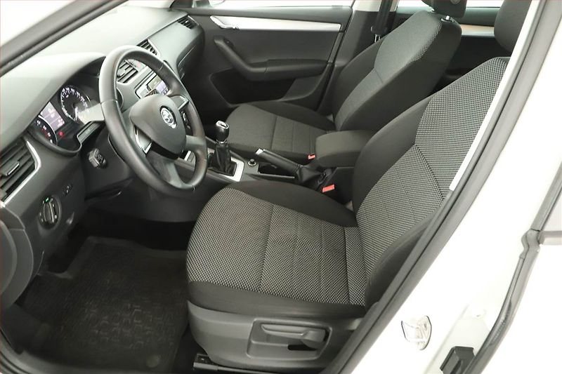 Škoda Octavia (2015) 1.6 TDI, Tempomat - fotka 7 z 13