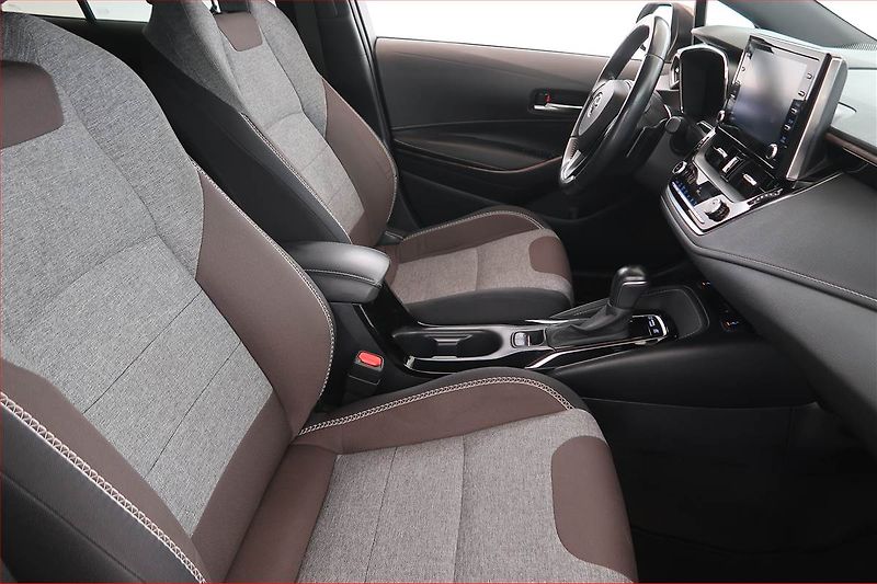 Toyota Corolla (2021) 2.0 Hybrid, Automat - fotka 9 z 19
