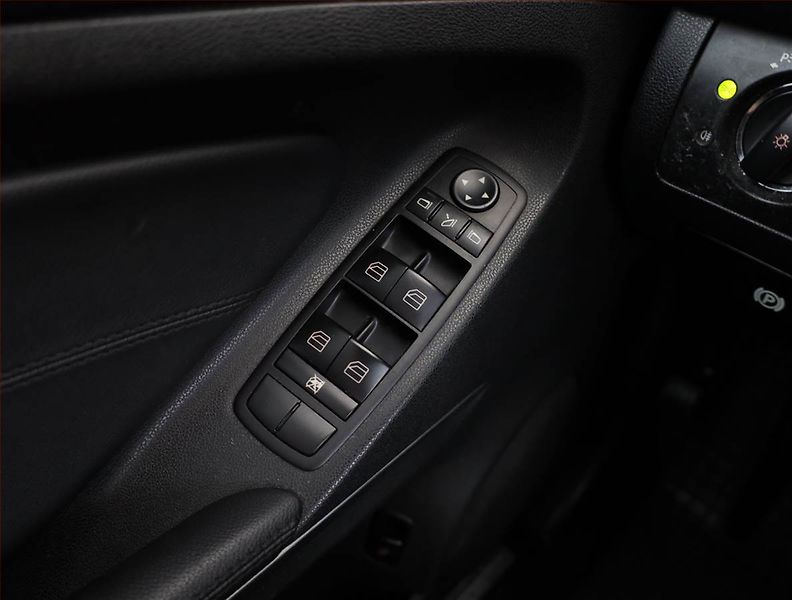 Mercedes-Benz Třídy M (2010) ML 300 CDI, 4X4, Automat - fotka 14 z 17