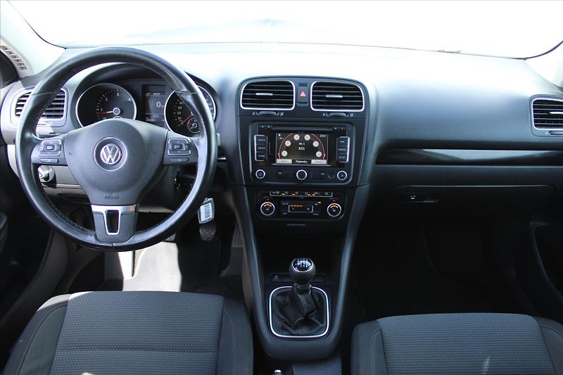 Volkswagen Golf 2.0 TDI 103kW HIGHLINE NAVI - fotka 12 z 20