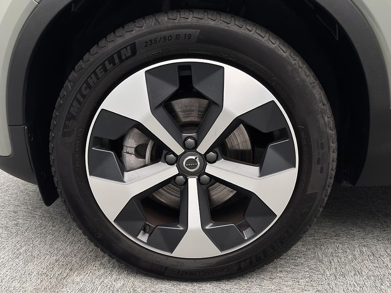 Volvo XC40 B3 CORE AUT  - fotka 42 z 42