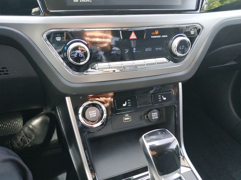 KGM Korando 1.5T, ELEG.,2WD, AT, SKLADEM - fotka 26 z 30