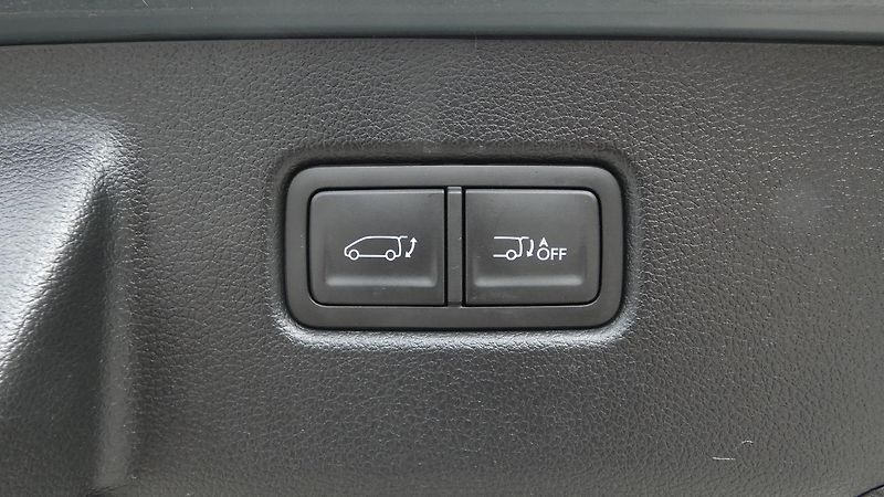 Hyundai Staria 2.2 CRDi Luxury 4x4 Auto - fotka 24 z 32