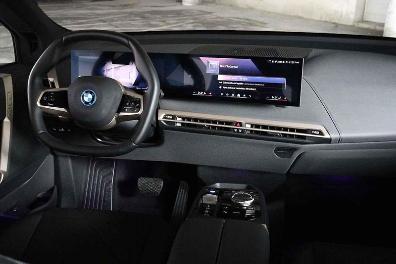 Elektrické BMW iX xDrive50.