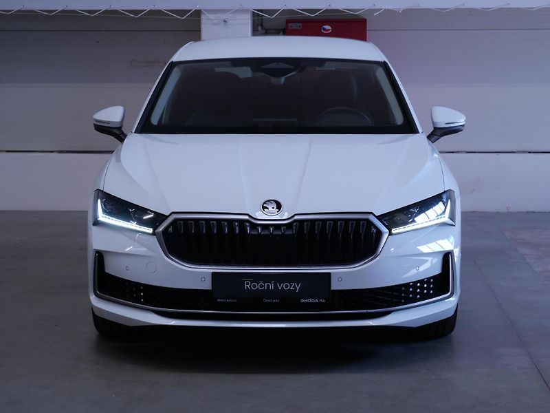 Škoda Superb - fotka 4 z 25