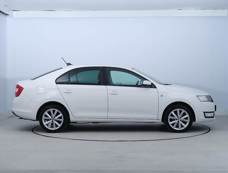 Škoda Rapid (2013) Ambition 1.6 TDI, Serv.kniha - fotka 6 z 17