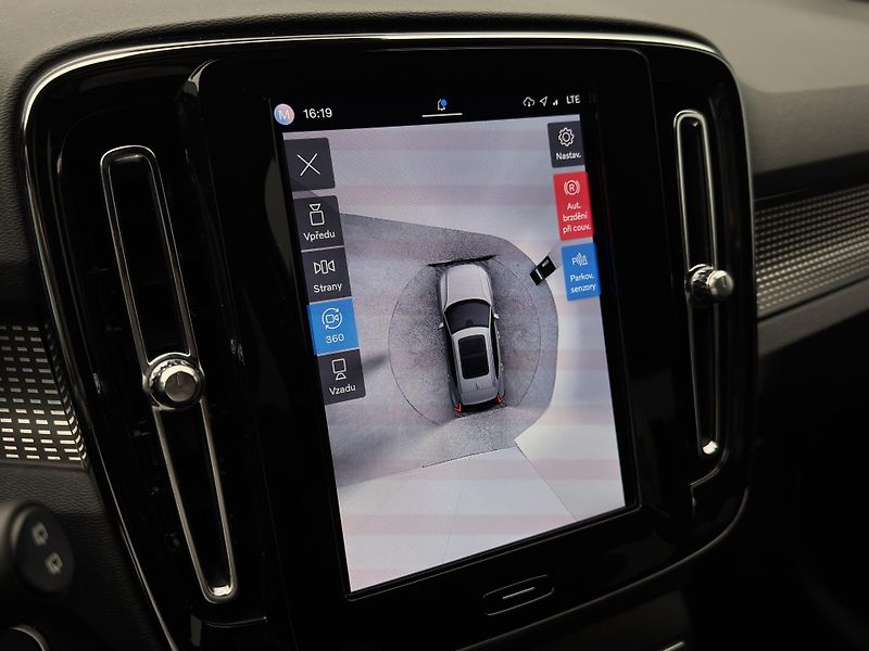 Volvo XC40 B3 CORE AUT  - fotka 41 z 42