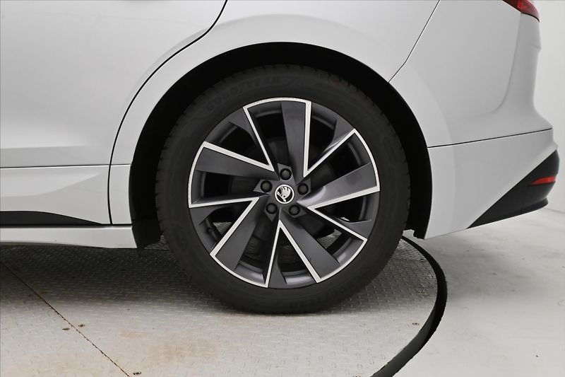 Škoda Enyaq iV BEV 60 132kW SportPlus Záru - fotka 28 z 28