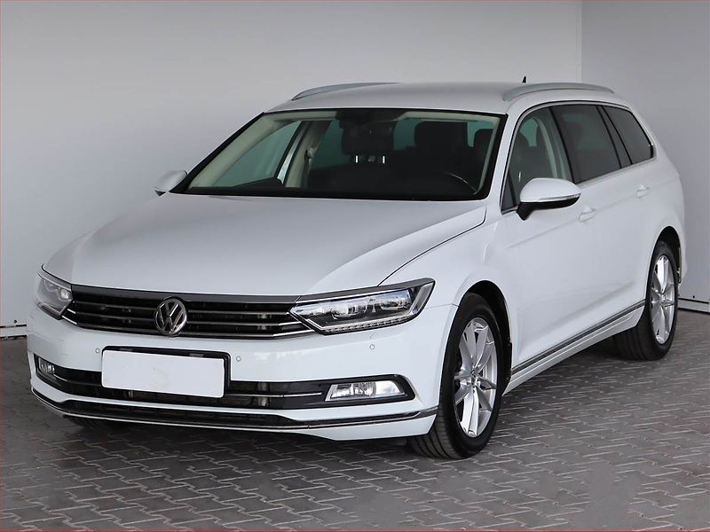 Volkswagen Passat (2018) Highline 2.0 TDI, Automat - fotka 2 z 27