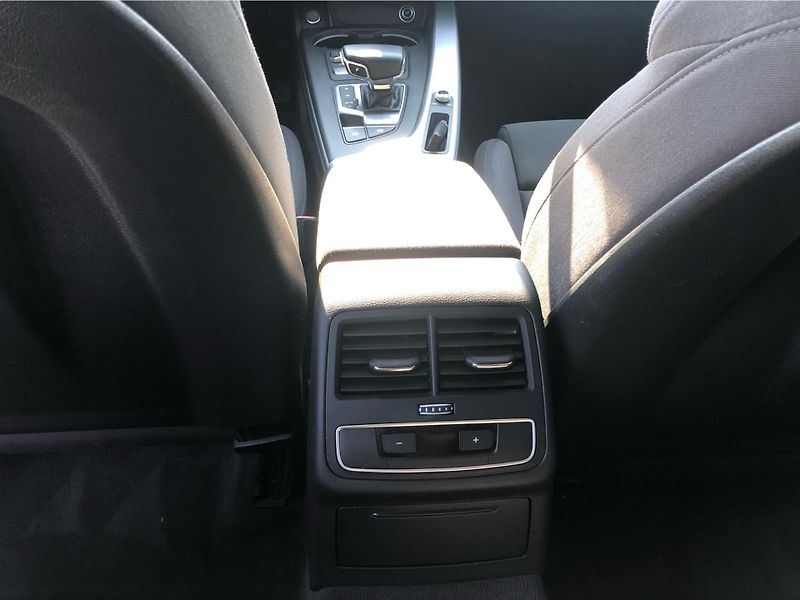 Audi A4 (2016) 2.0 TDI - fotka 23 z 30