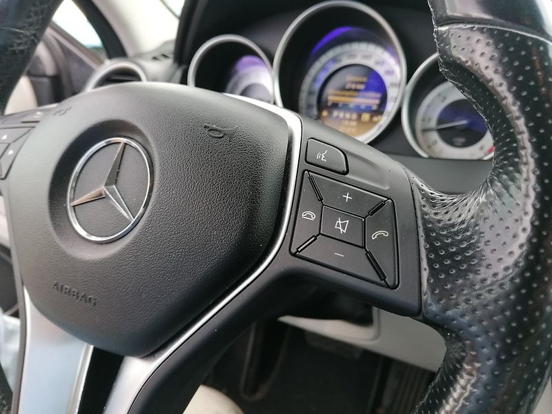 Mercedes-Benz Třídy C (2011) 300 CDi 4Matic,ČR. 1.majitel - fotka 17 z 23