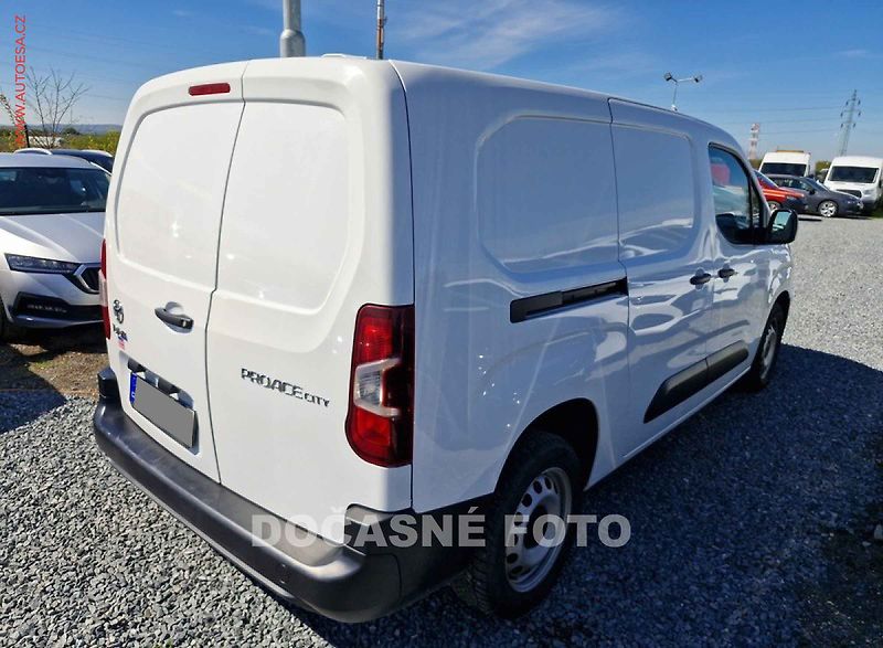 Toyota ProAce City (2022) 1.5D-4D MAXi, 1.maj,ČR, STK4 - fotka 3 z 8