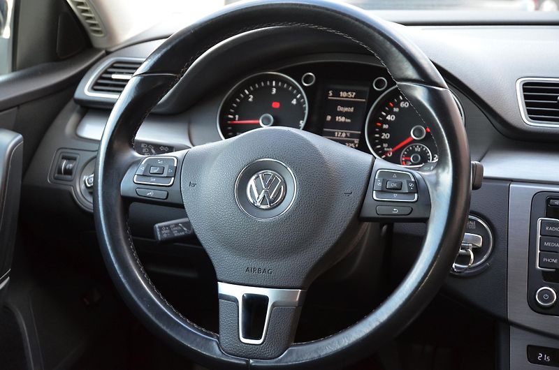 Volkswagen Passat (2014) 2.0 TDi 103kW Bi-XENON / TAŽNÉ - fotka 23 z 39