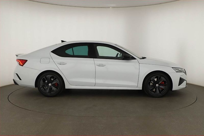 Škoda Octavia (2024) RS 2.0 TSI, RS, Navigace - fotka 6 z 21