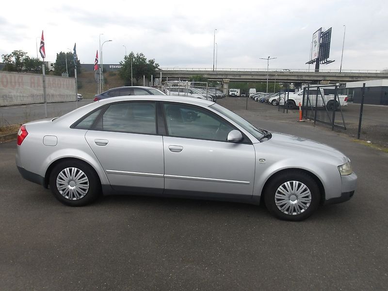 Audi A4 1,8i 110kW NOVÁ SPOJKA ! - fotka 6 z 26