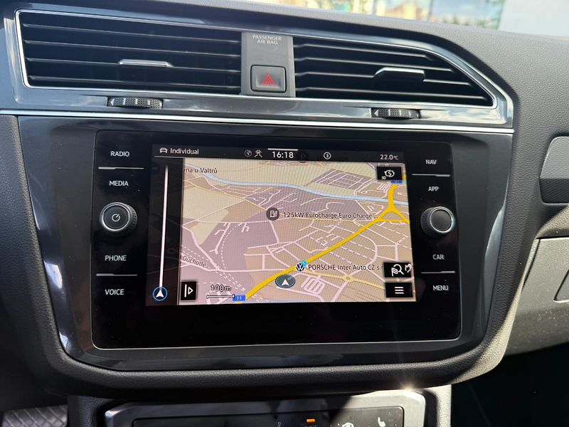 Volkswagen Tiguan 2.0 TDI 147kw DSG 4x4 - fotka 12 z 23