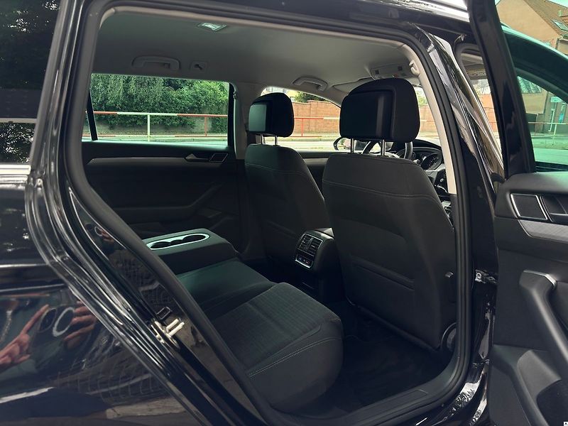 Volkswagen Passat 1.5TSI/2022/1MAJ.TAŽ.DPH.ACC-Z - fotka 25 z 52