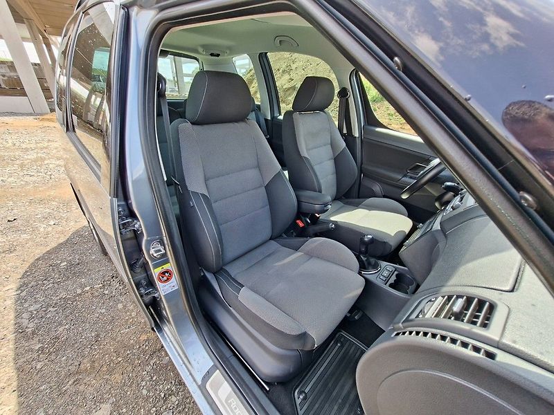 Škoda Roomster 1,2 TSI 63kW M5 2.MAJ - fotka 15 z 23