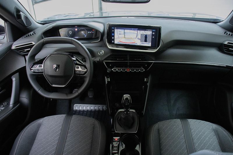 Peugeot 2008 (2026) ALLURE Turbo 100 MAN6 - fotka 9 z 15