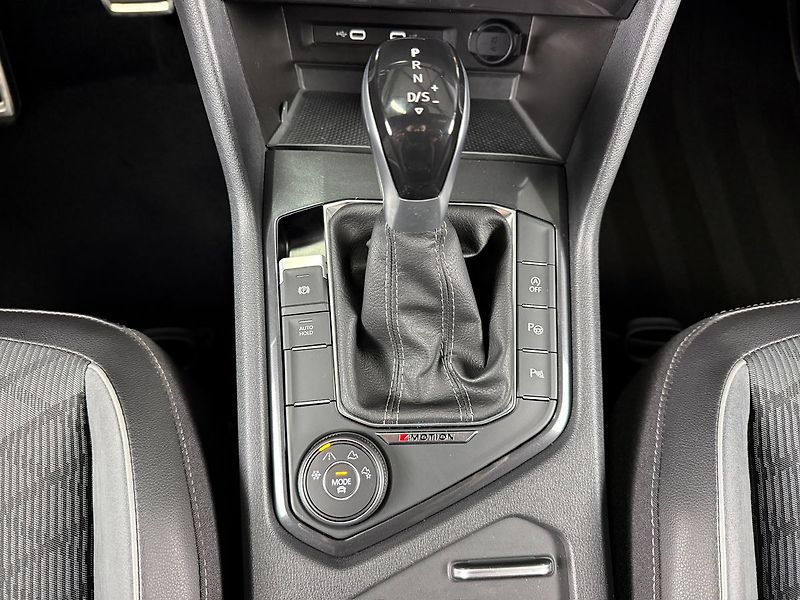 Volkswagen Tiguan Allspace 2.0TDI DSG 4MOTION R-LINE BLAC - fotka 22 z 28