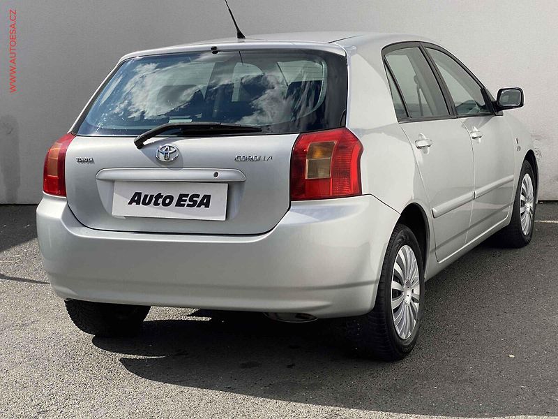 Toyota Corolla (2004) 2.0 D, AC - fotka 4 z 15