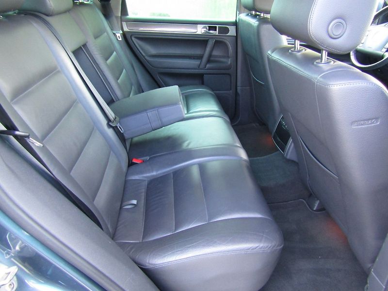 Volkswagen Touareg (2008) 2.5 TDI 4X4  PRUŽINY - fotka 24 z 38