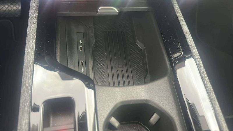 Škoda Superb Combi Selection 2,0TDI 110kW D - fotka 16 z 30