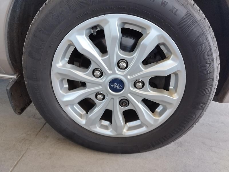 Ford Tourneo Custom (2019) 2,0TDCI,125KW,ALU,LED,NAVI,ČR - fotka 21 z 23