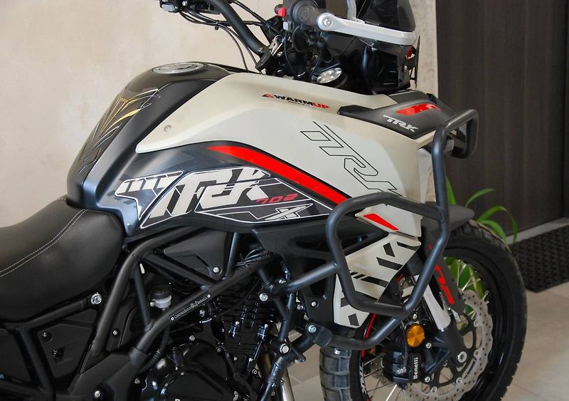 Benelli TRK 702 X (2024) ZAZÁLOHOVÁNO - fotka 6 z 20