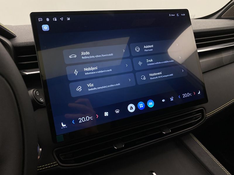 Lynk & Co 01 (2025) MORE PHEV AUT CZ 1.maj - fotka 54 z 90